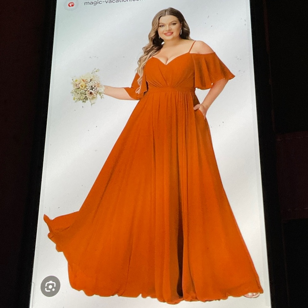 Elegant Burnt Orange Off-Shoulder Chiffon Dress with Pleating in Bust. Size 18 - Picture 3 of 9